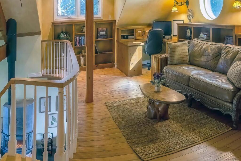 Вилла European Style Straw Bale Retreat Ашленд Экстерьер фото